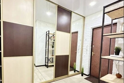 Новые просторные апартаменты возле Короны