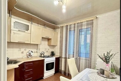 Новые просторные апартаменты возле Короны