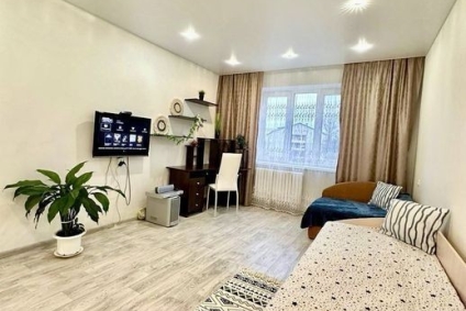 Новые просторные апартаменты возле Короны