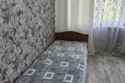 Чистая,  светлая, уютная, хорошее расположение.